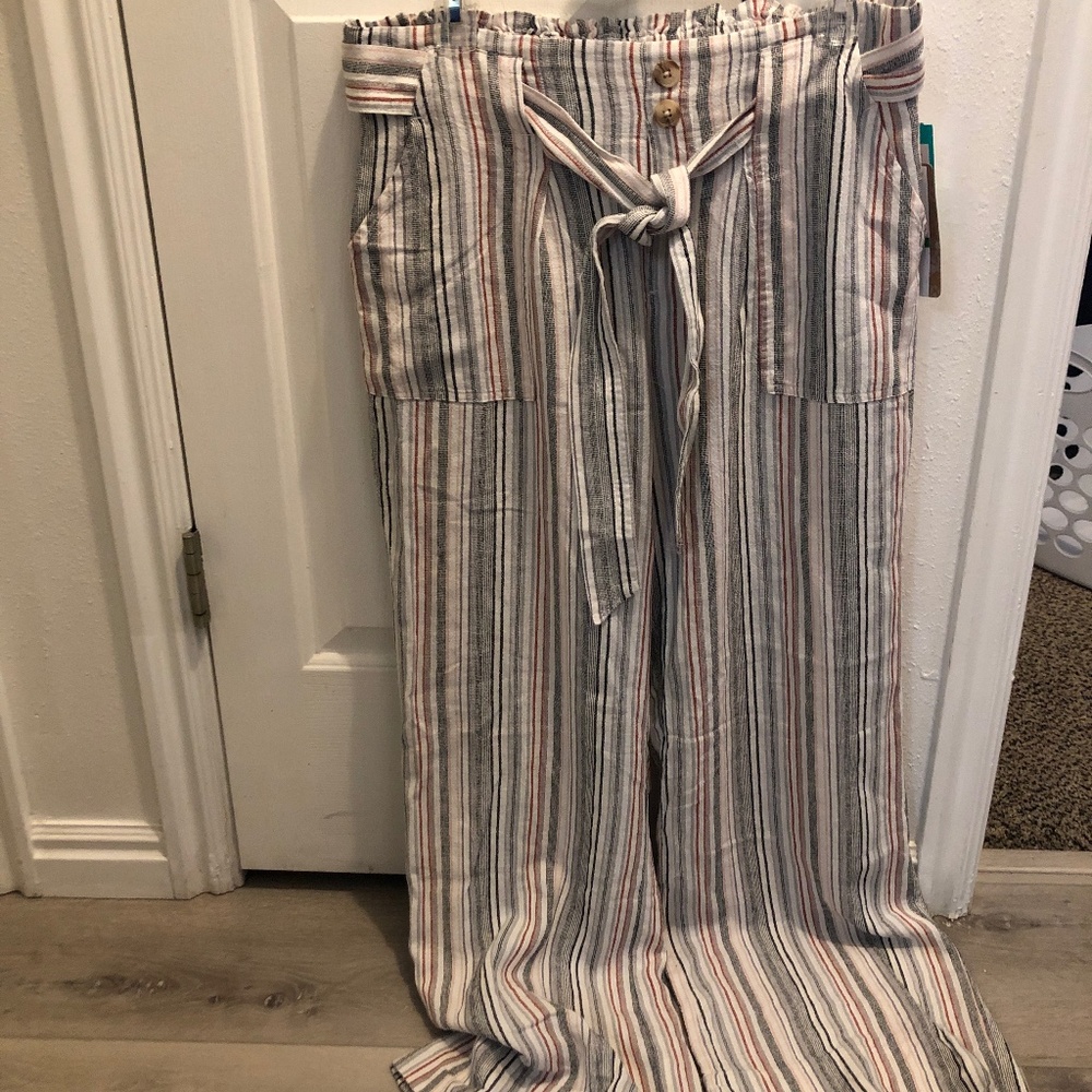 Pants w utility tie and decor button front